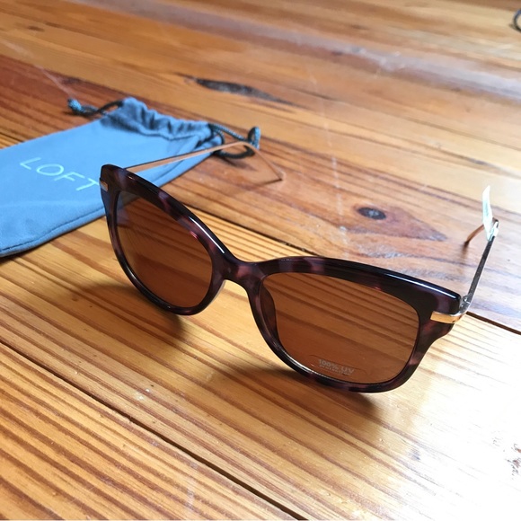 LOFT Accessories - Loft Brown Tortoiseshell Gold Sunglasses, NWT, 6”
